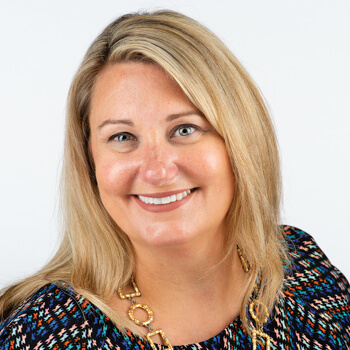 Allison Grealis headshot